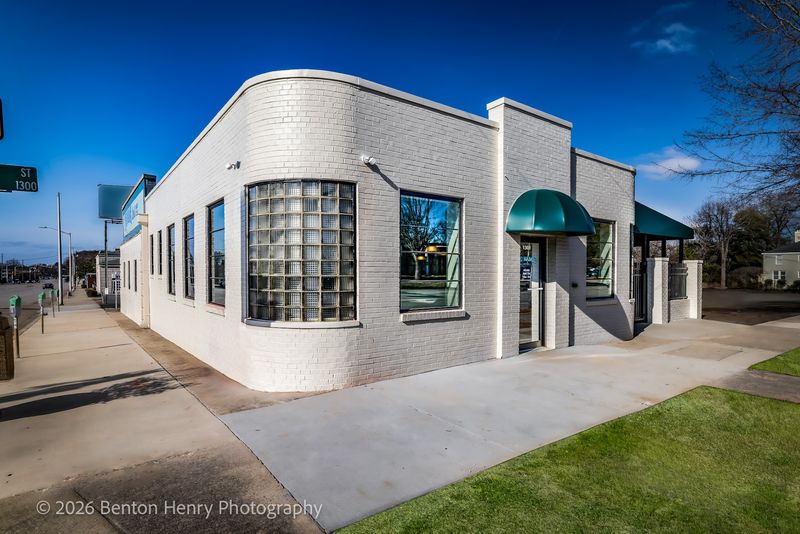 A New Laurel Street Home With Old-School Soul