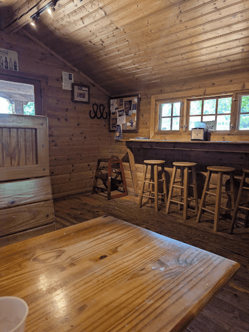 The Side Cafe Makes the Stop Last Longer