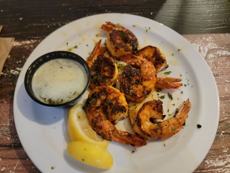 Come Hungry&mdash;and Know When the Seafood Special Runs