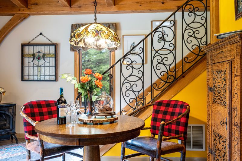 Shadow Mountain Escape - Luray