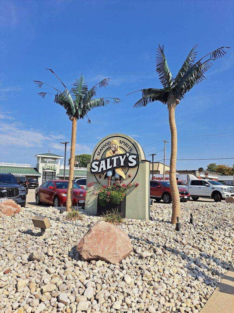 Salty's Seafood and Spirits