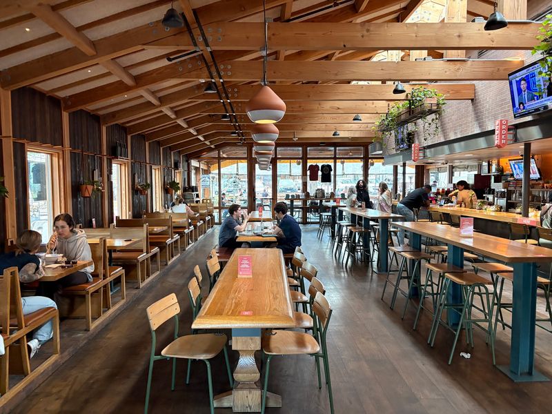 Loro, Austin