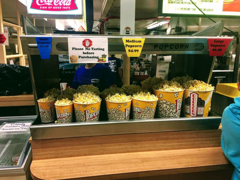 Snack Bar Supper Turns Movies Into a Picnic