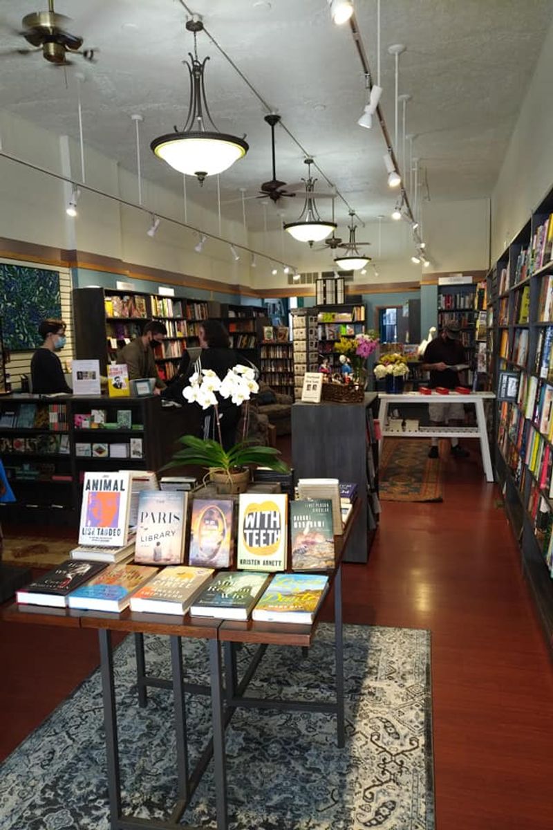 A Room Full Of Browsing Joy