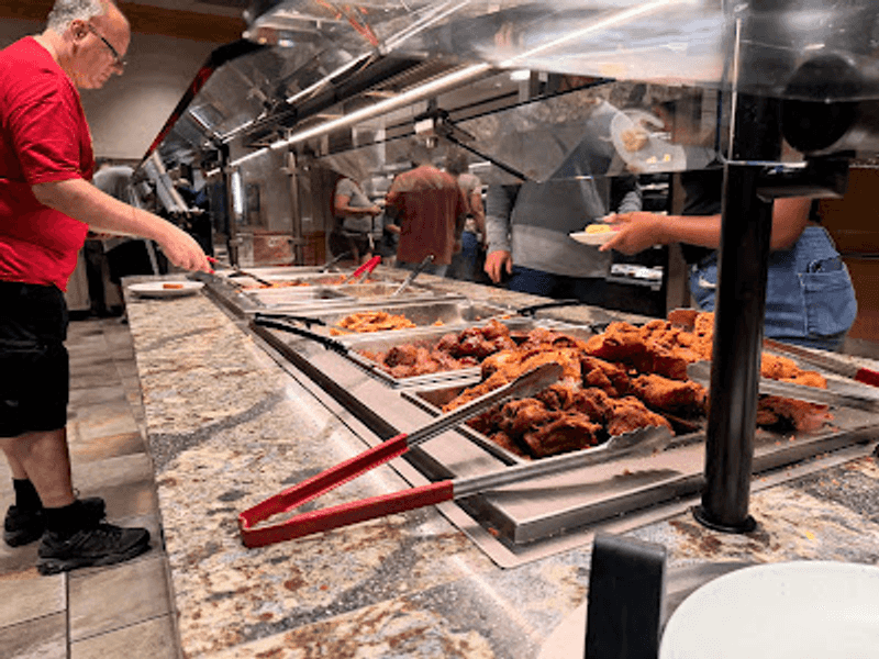 A Buffet Room That Feels Almost Impossible at First