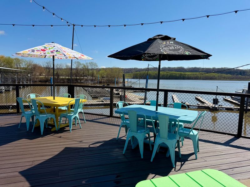 Yardarm Riverfront Bar & Grill