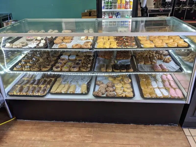 Dough Co. Doughnuts & Coffee, Sugarcreek