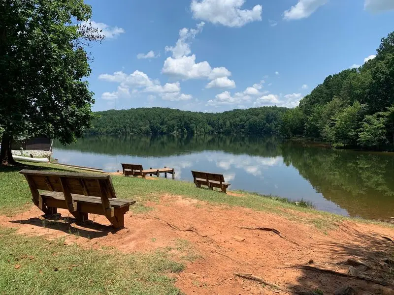 Woods and water instead of crowds