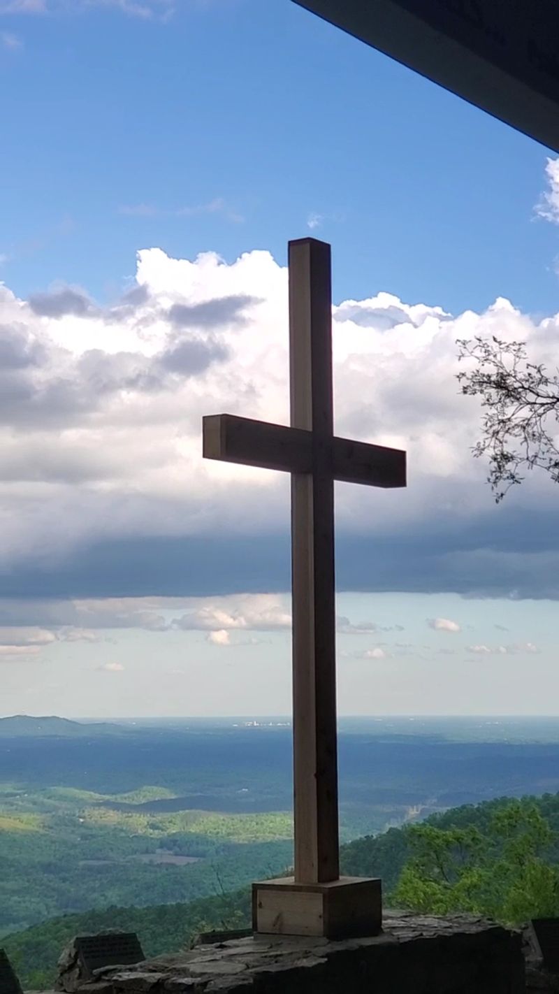 A Mountain View That Stops People Mid-Step