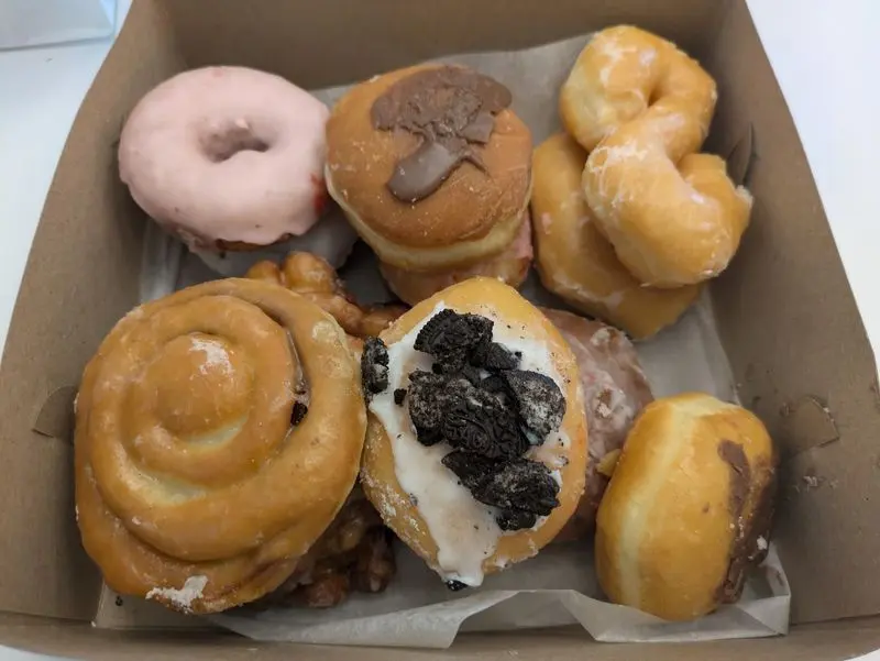 Dutch Girl Donuts, Detroit