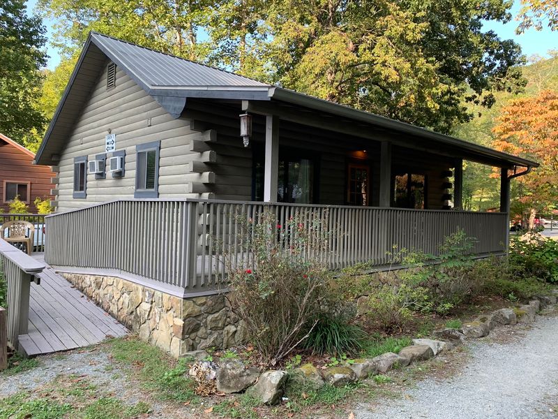 Cabins, Bunkhouses, and Tent Sites for Every Budget
