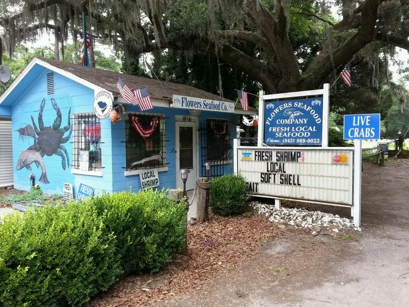 A Bare-Bones Seafood Stop With Real Coastal Energy