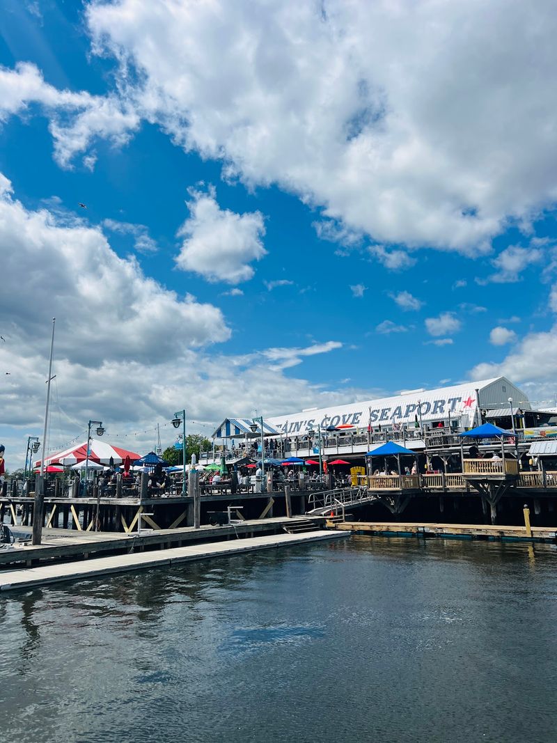 A Harbor Arrival That Feels Like a Mini Vacation