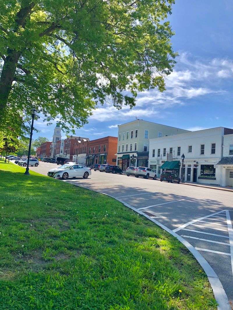 Stroll the Historic Green Like a Colonial Traveler