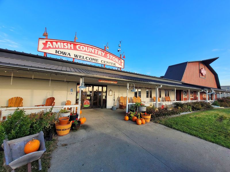 A Barn-Style Stop That Slows the Whole Trip Down