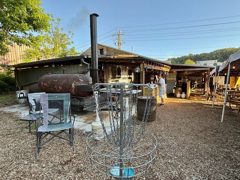 A Small Woodfin Barbecue Spot With a Big Reputation