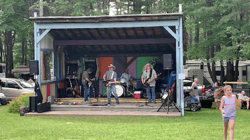 Saturday Nights With a Live Band