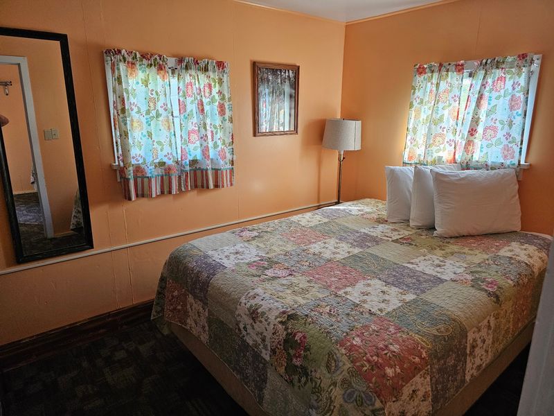 Vic's Cabins &ndash; Calumet