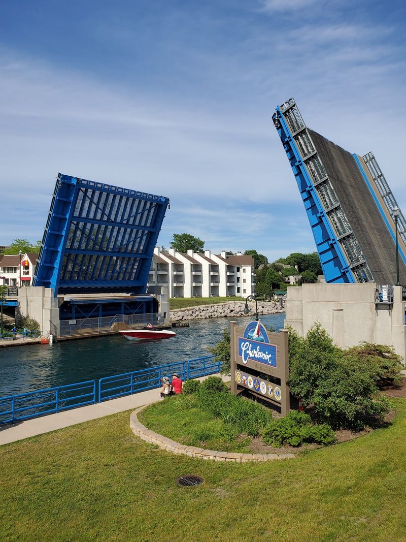 The Famous Drawbridge Show (On the Hour, Every Hour)