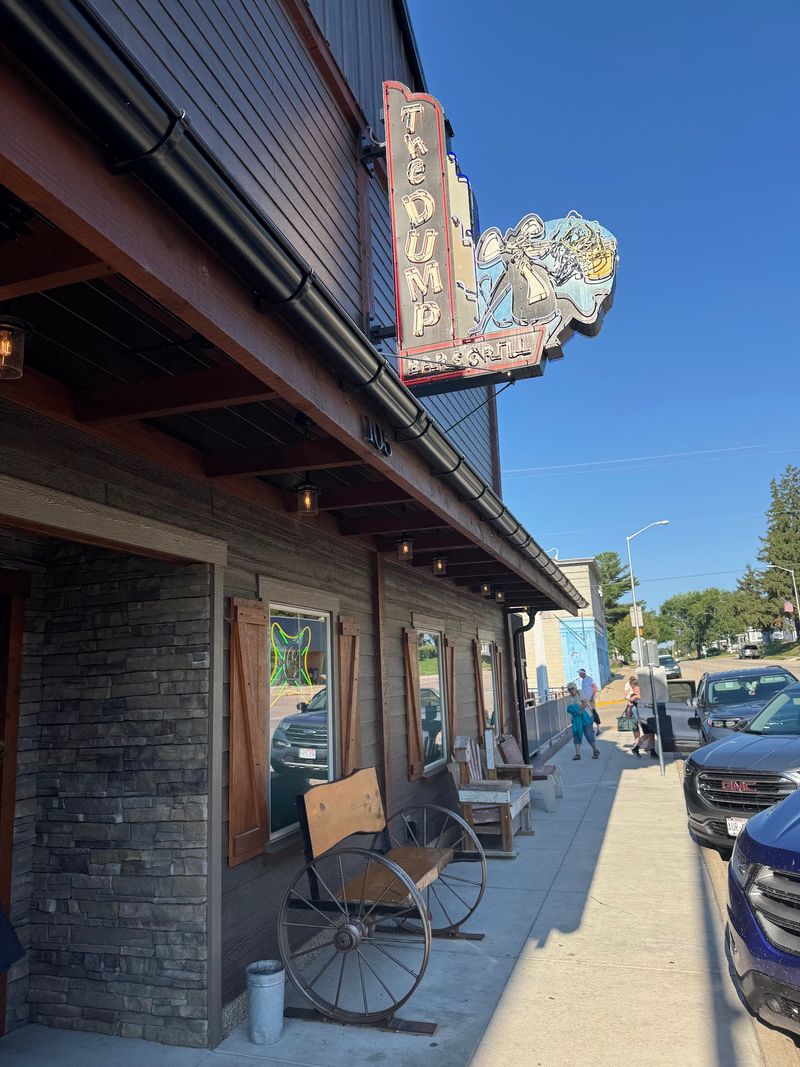 The Dump Bar & Grill - Cambria
