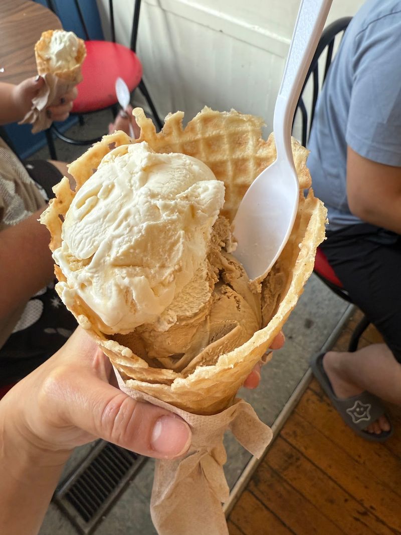 Mt. Tom's Homemade Ice Cream & Candy Store - Easthampton