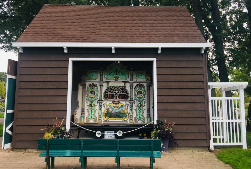 The Dutch Street Organ That Plays On Schedule