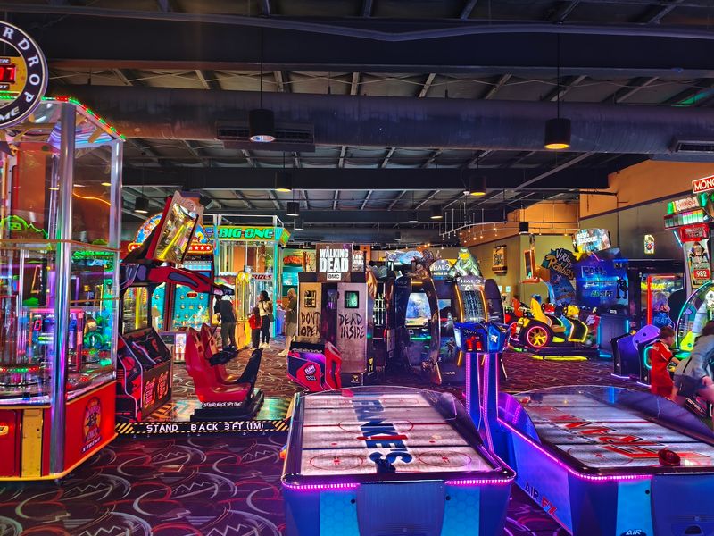 More Than 100 Arcade Games Keep The Energy High