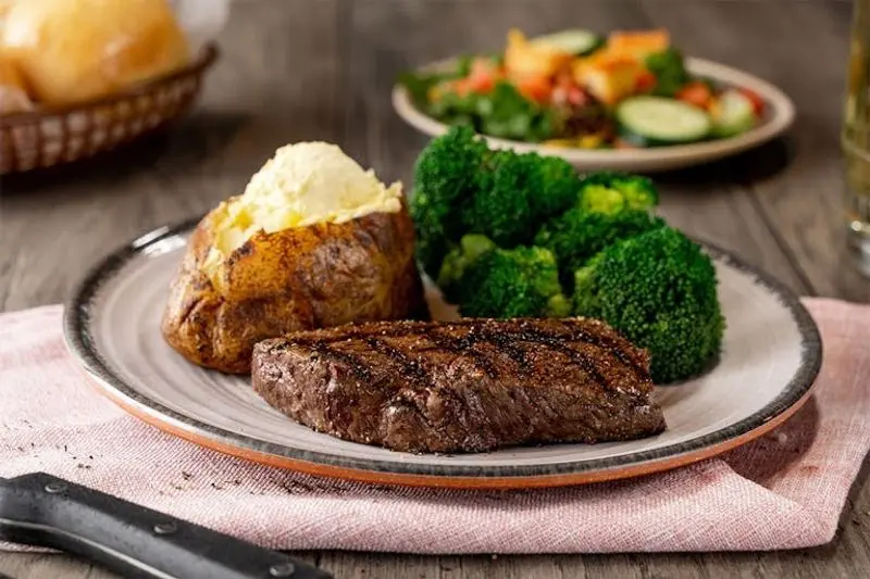 A Roadhouse That Keeps It Simple