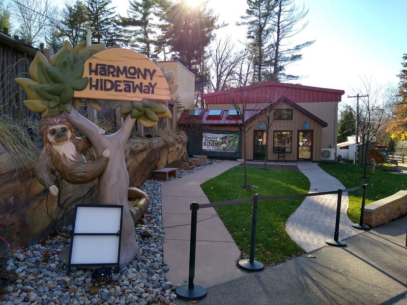 Small-Zoo Layout Makes The Day Easy