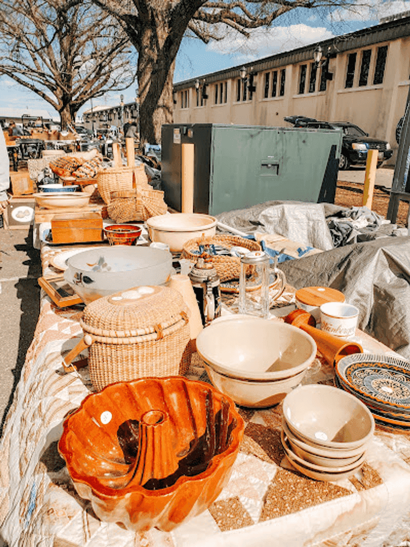 The Antique and Collectible Specialists