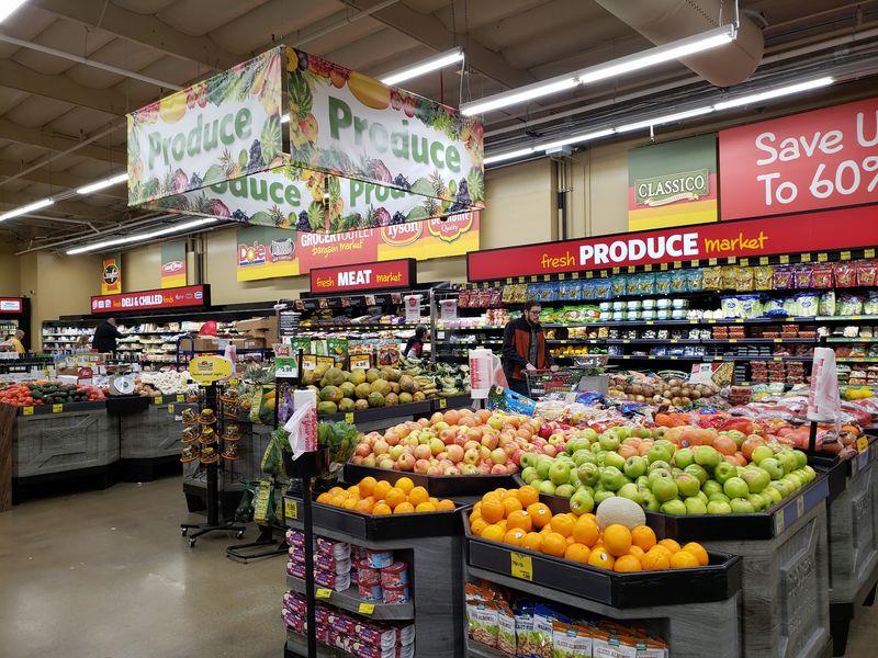 Grocery Outlet - Bristol, Washington County
