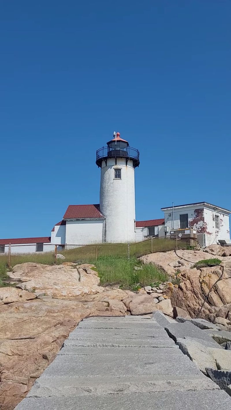 A Lighthouse Walk That Rewards the Journey