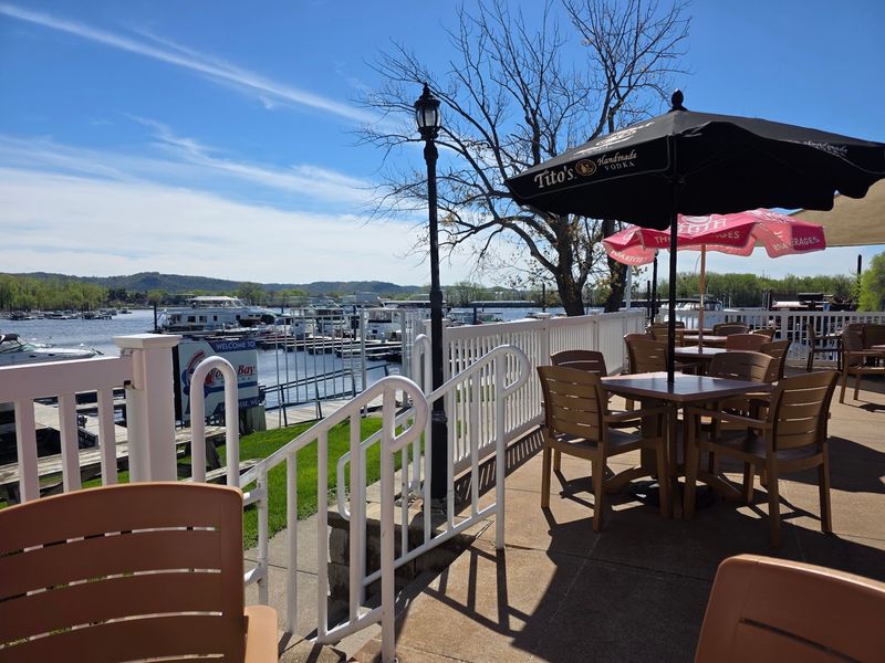 Huck Finn's on the Water, La Crosse