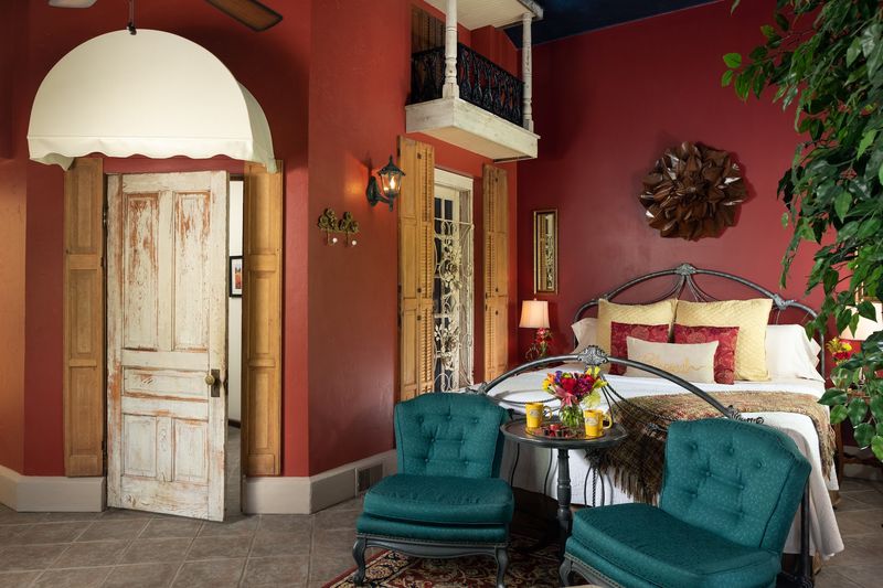 Castle in the Country Bed & Breakfast Inn - Allegan