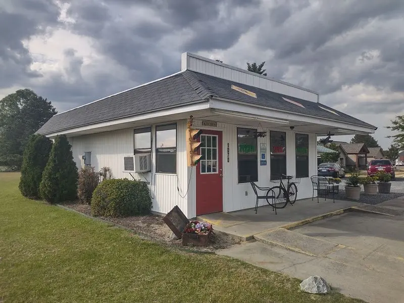 A Quiet Surprise at Seven Lakes Pizza Kitchen - West End