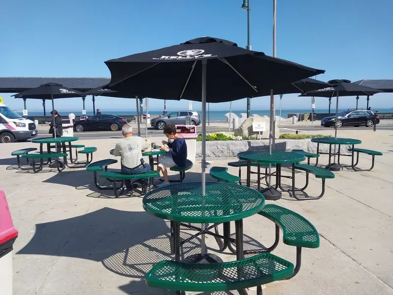 A Beachfront Bite That Feels Like a Reward