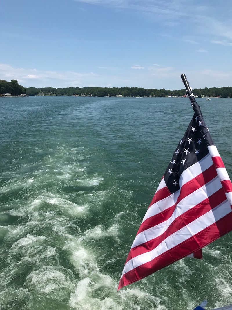 Cruise Across the Beauty of Smith Mountain Lake