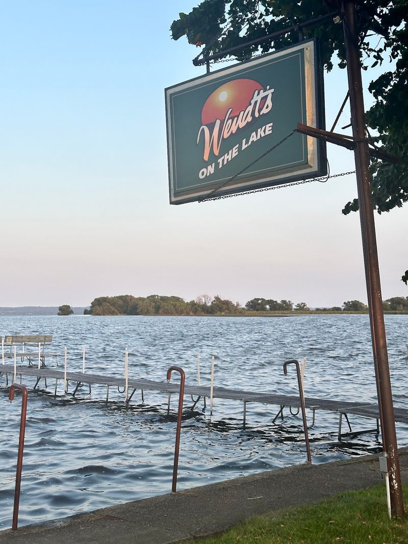 A Lake View That Makes Dinner Better