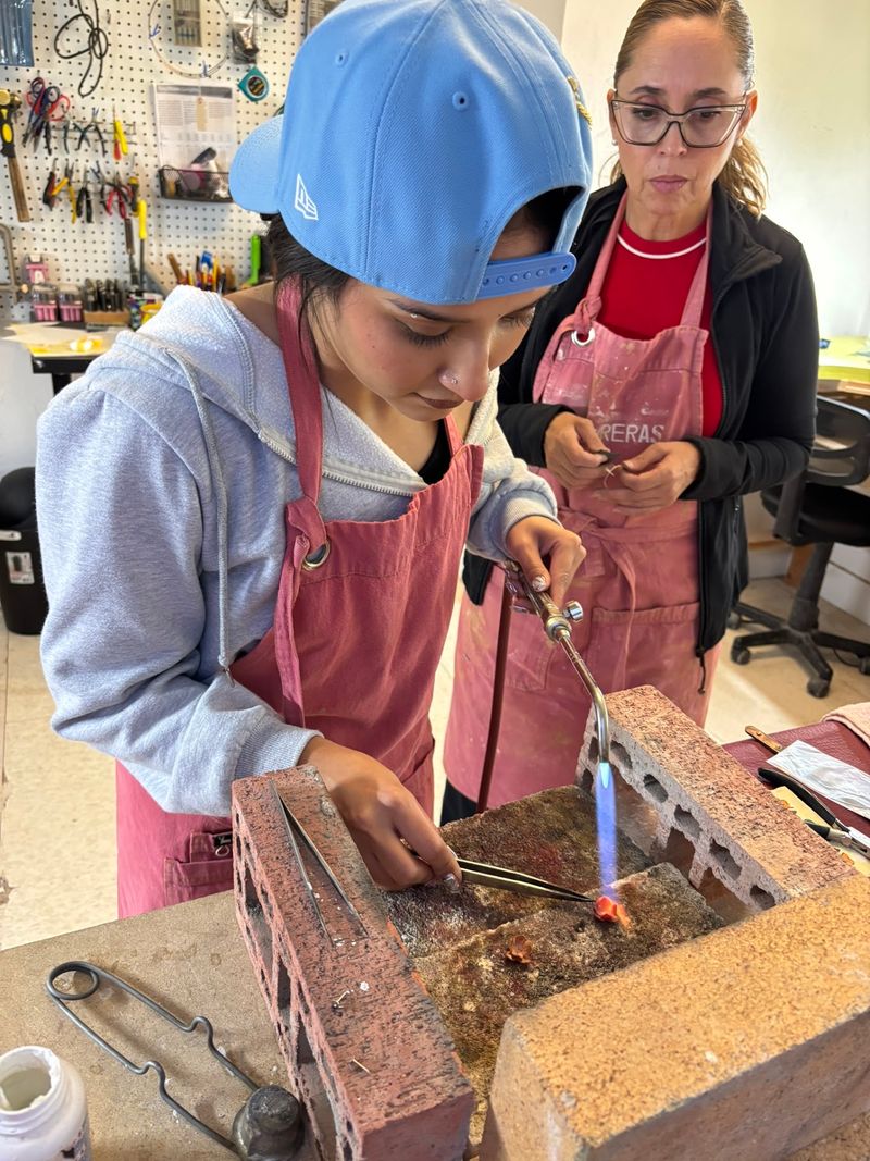 Cantareras Ceramic and Jewelry Studio Boutique - El Paso