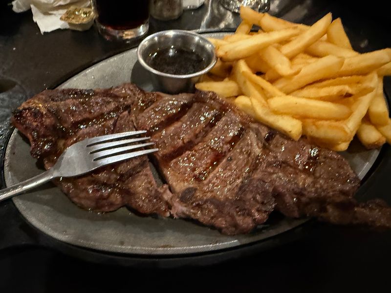 Prime Rib Pulls in the Road-Trip Crowd