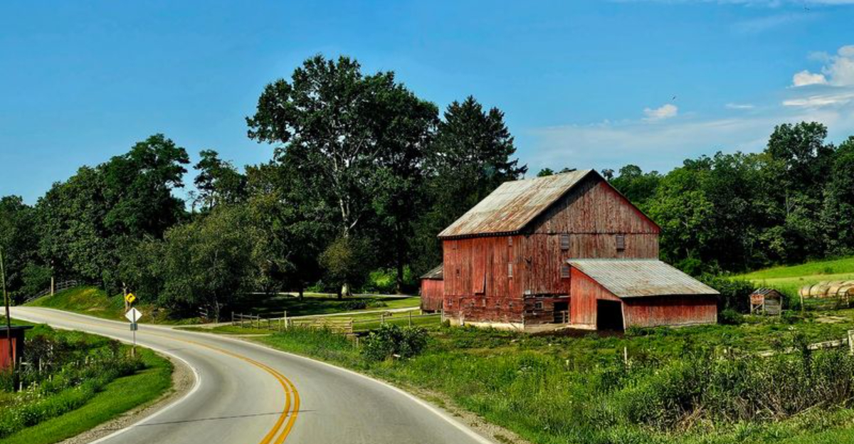 Step Back In Time Where Horse And Buggies Still Share The Road In This Ohio Town