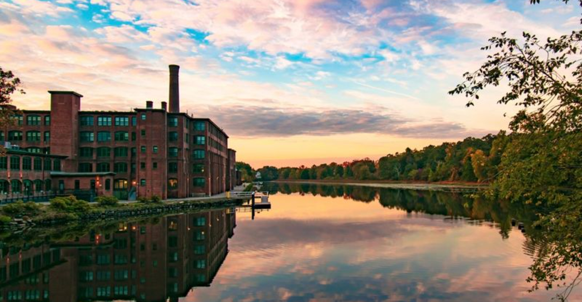 11 Massachusetts Riverwalks Worth Exploring For Quiet Moments, Stunning Views, And Easy Weekend Escapes