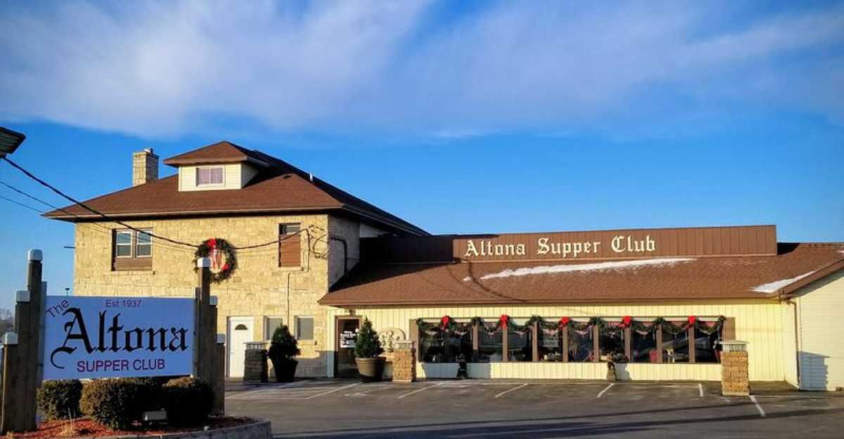 Wisconsin Diners Drive Hours for the Prime Rib on This All-You-Can-Eat Supper Club Buffet