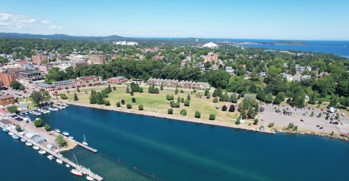I Couldn’t Believe How Beautiful These 10 Michigan Towns Were Until I Saw The Prices