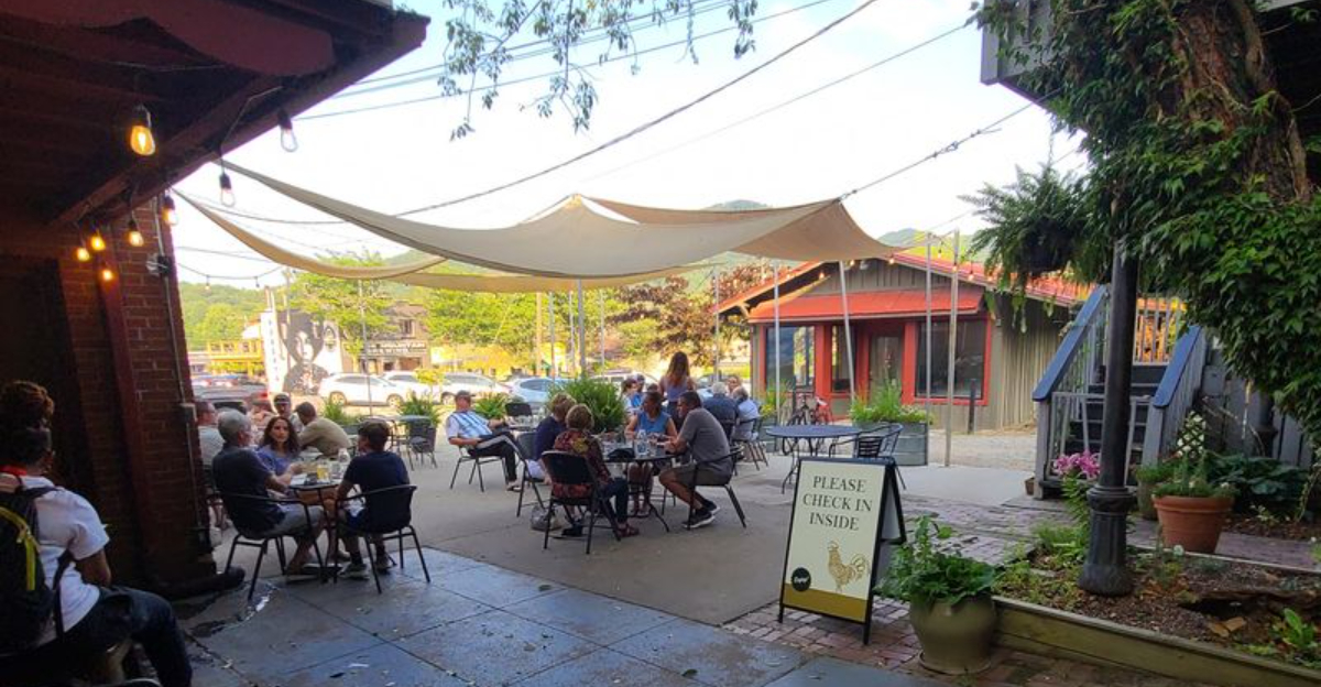These 12 North Carolina Mountain Towns Made Us Forget The Summer Heat Completely