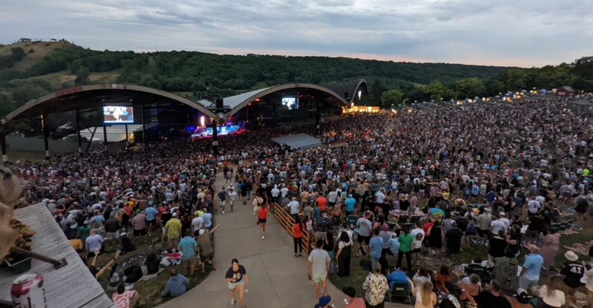 We Finally Caught A Summer Show On The Lawn At Wisconsin’s Most Beloved Outdoor Concert Venue And It Was Worth Every Minute