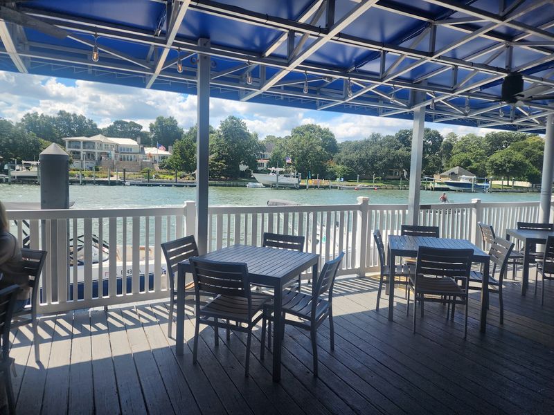 The Porch on Long Creek - Virginia Beach