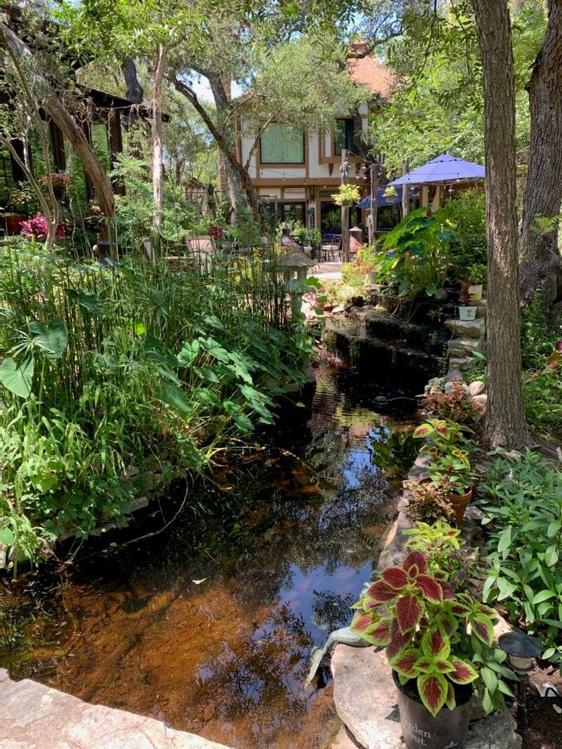 Wimberley - A Hill Country Escape Built Around Nature