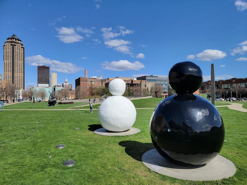 Pappajohn Sculpture Park - Des Moines