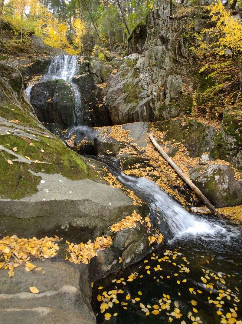 Sanderson Brook Falls, Chester